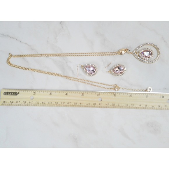 Sparkling‎ Crystal Teardrop Necklace and Dangle Earrings Set Rose Gold Tone - Picture 2 of 3